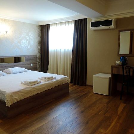 Flamingo Group Hotel Tbilisi Ngoại thất bức ảnh