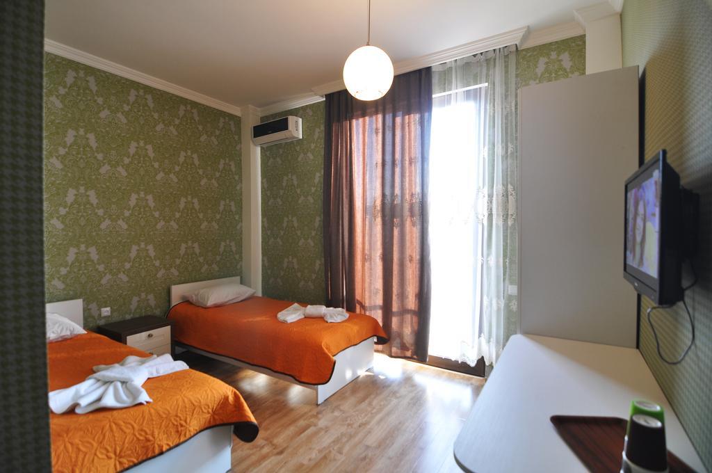 Flamingo Group Hotel Tbilisi Phòng bức ảnh