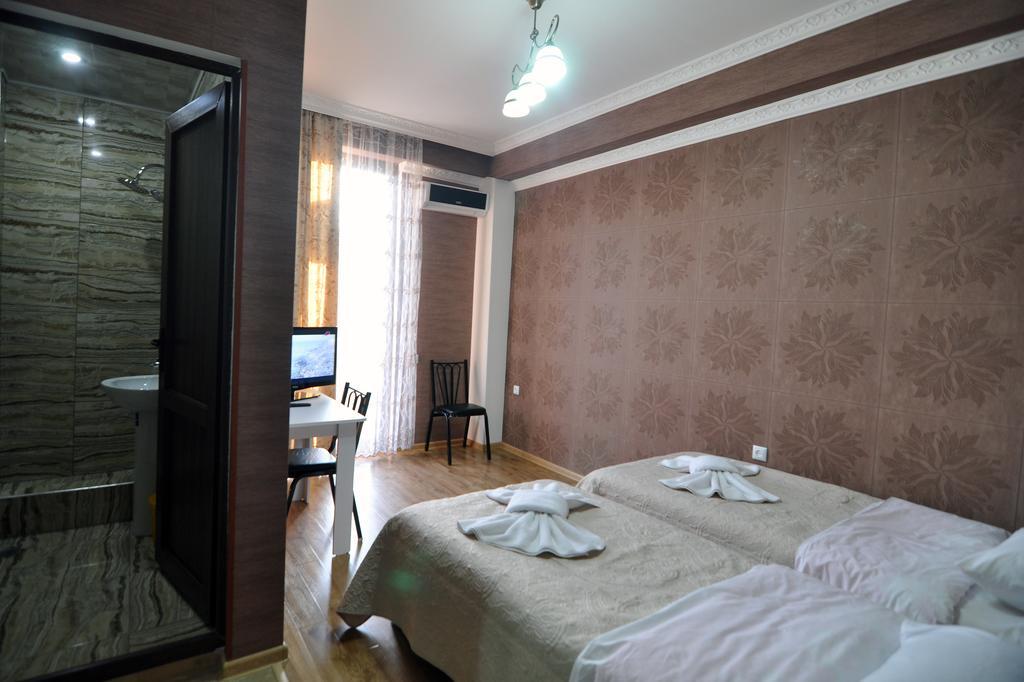 Flamingo Group Hotel Tbilisi Ngoại thất bức ảnh