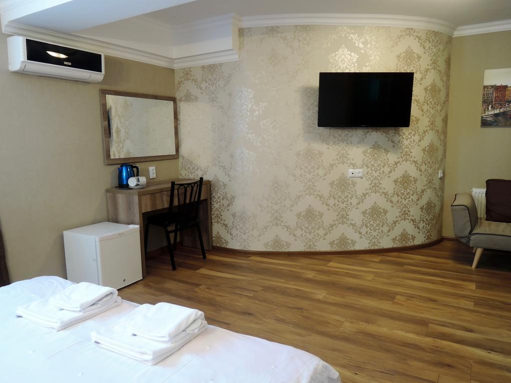 Flamingo Group Hotel Tbilisi Ngoại thất bức ảnh