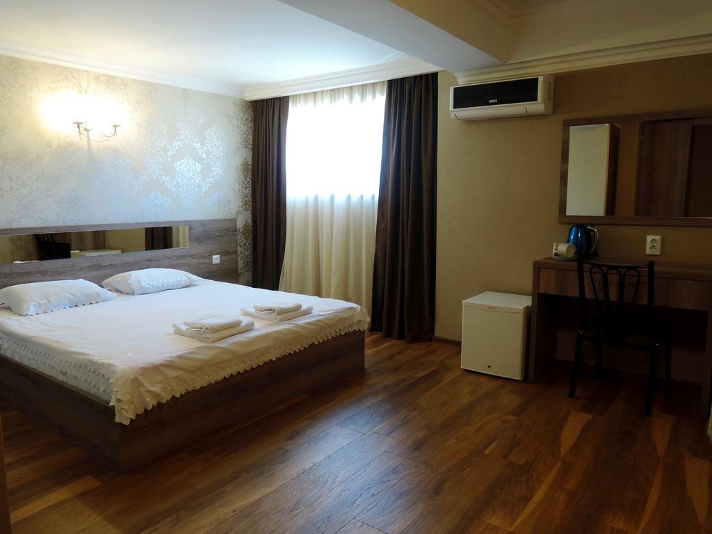 Flamingo Group Hotel Tbilisi Ngoại thất bức ảnh